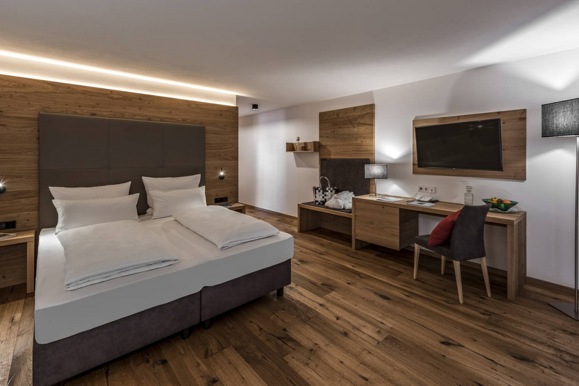 Premium Doppelzimmer Piz Lad, Seeblick und Halbpension